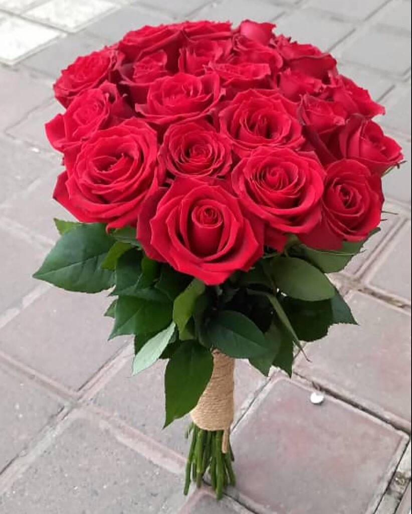 نمونه دسته گل رز، طراحی توسط گل اکسیژن در گلسار رشت