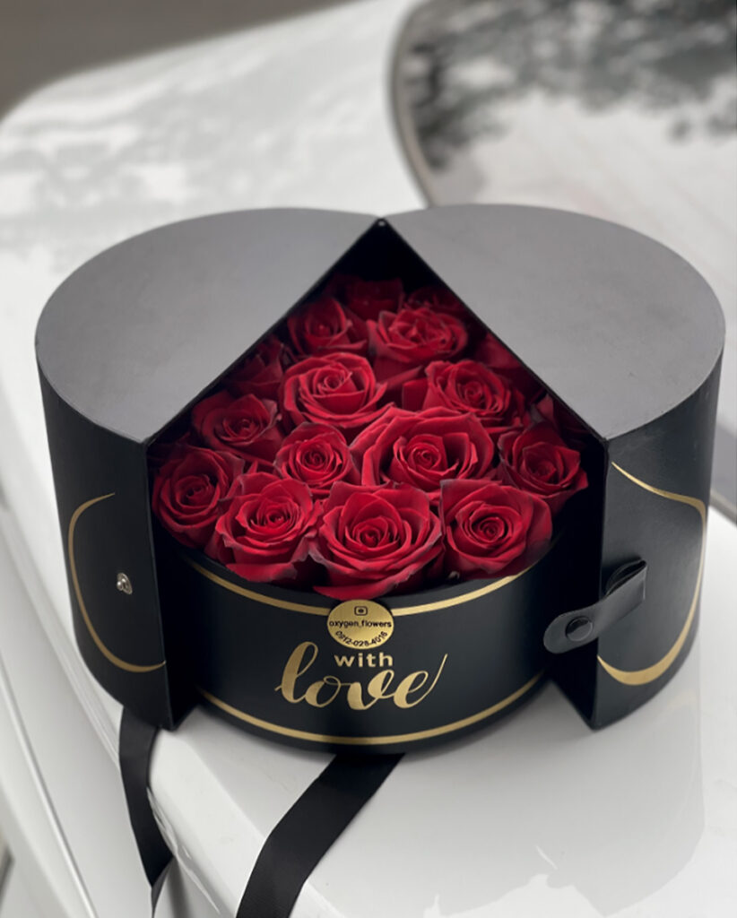 باکس گرد و دایره ای گل رز قرمز
