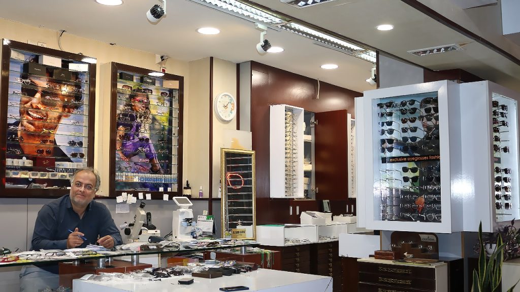 تویری از مدیریت سان اپتیک، آقای بخشنده، مدیریت عینک سان اپتیک رشت